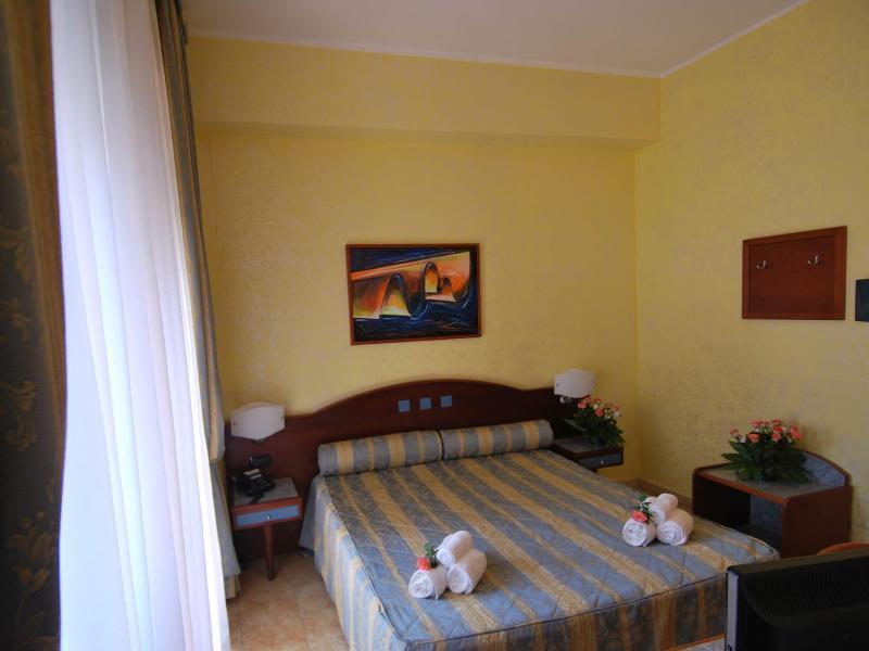 Hotel San Giuseppe - Cityhotel Catanzaro Bagian luar foto