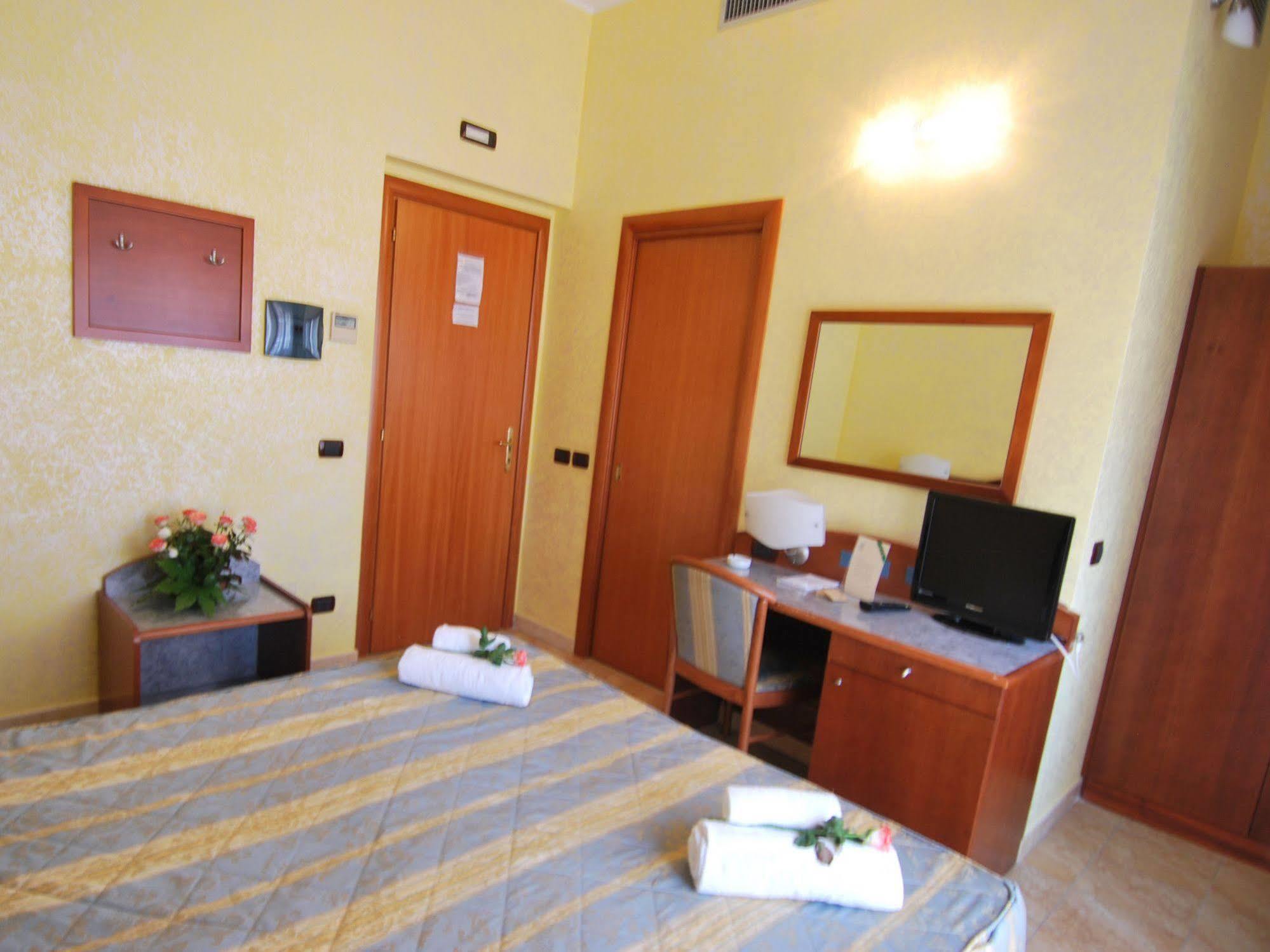 Hotel San Giuseppe - Cityhotel Catanzaro Bagian luar foto